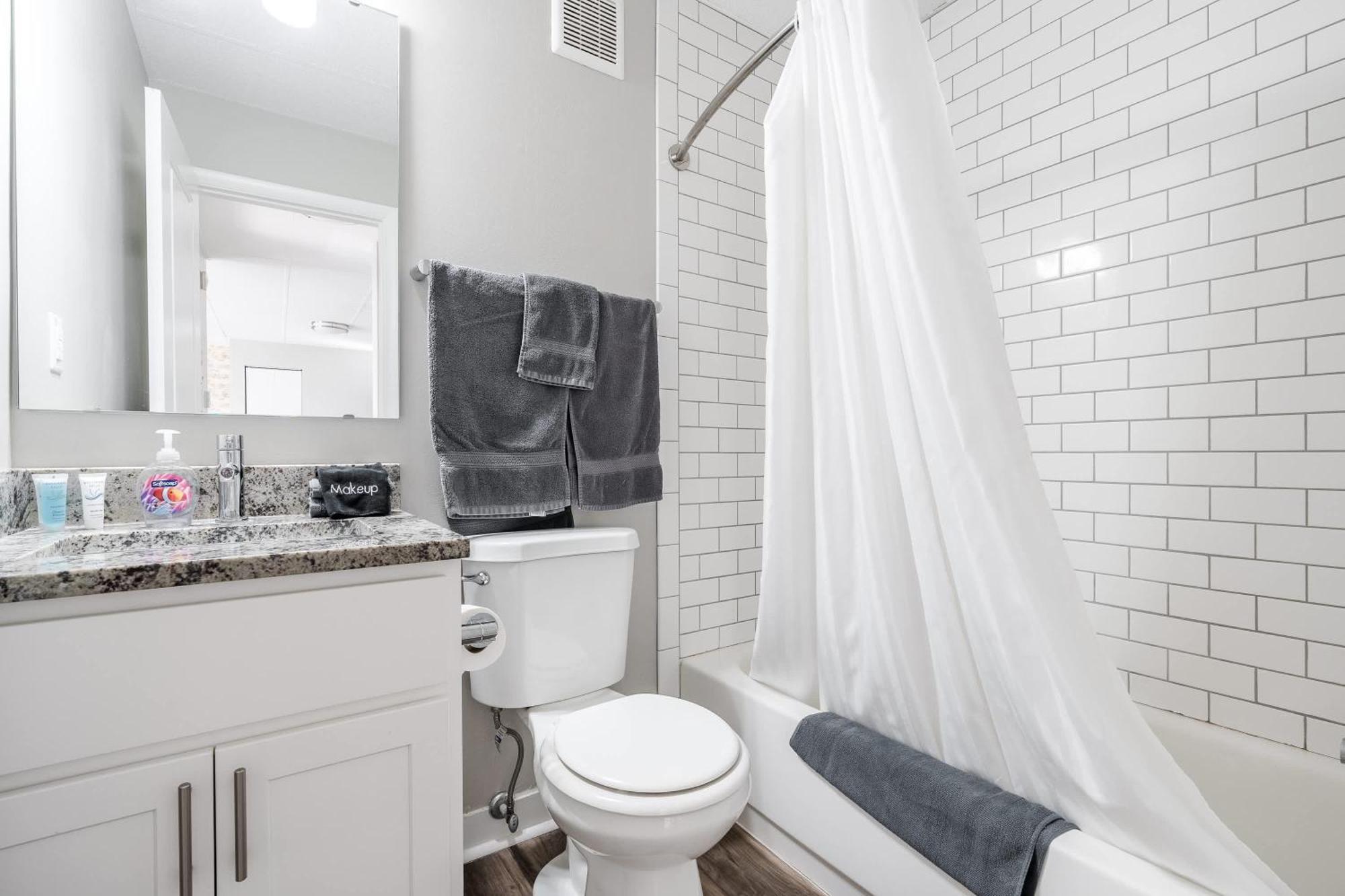 Modern Mass Ave 1Br Apartment With Kitchen Indianapolis Buitenkant foto